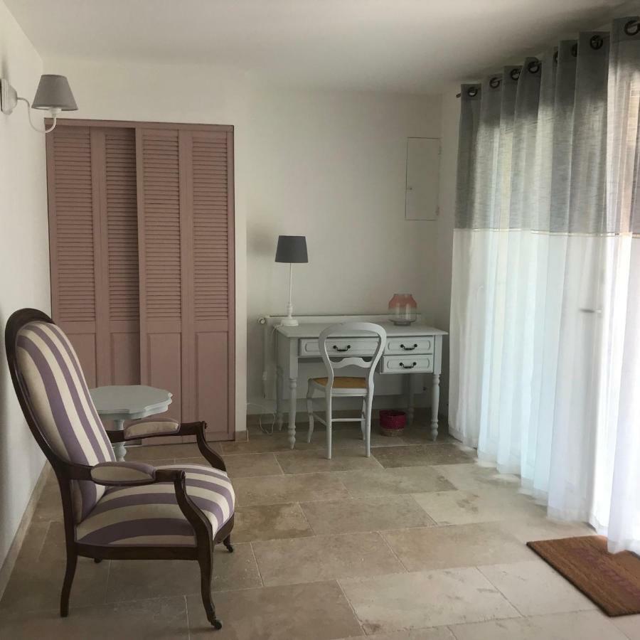 Mas De La Fadeto Bed & Breakfast Les Baux-de-Provence Luaran gambar