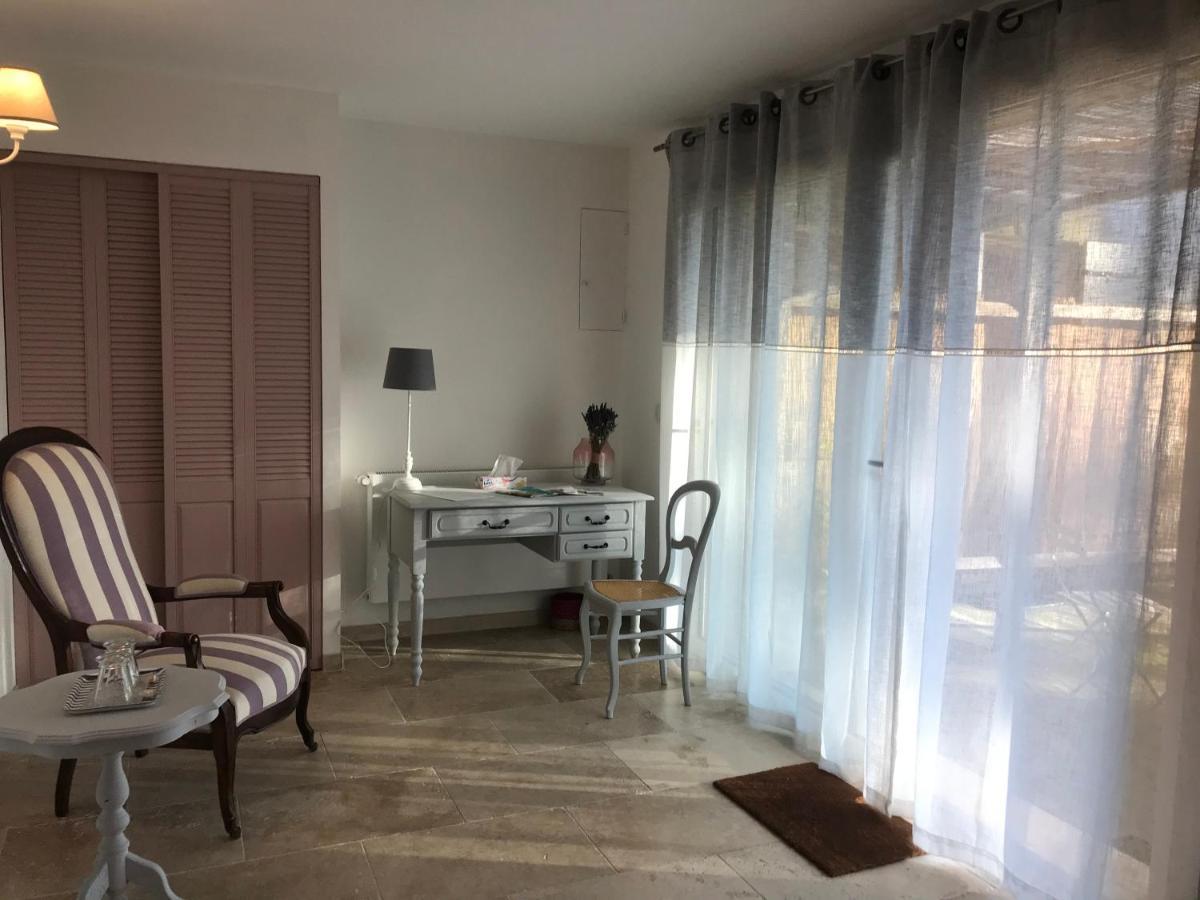 Mas De La Fadeto Bed & Breakfast Les Baux-de-Provence Luaran gambar
