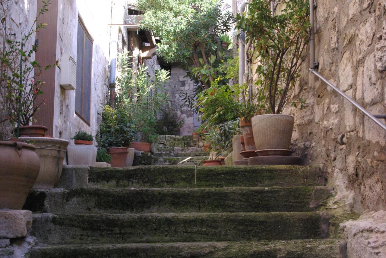 Mas De La Fadeto Bed & Breakfast Les Baux-de-Provence Luaran gambar